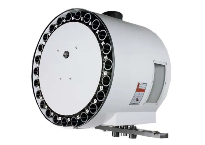 Arm-type tool magazine