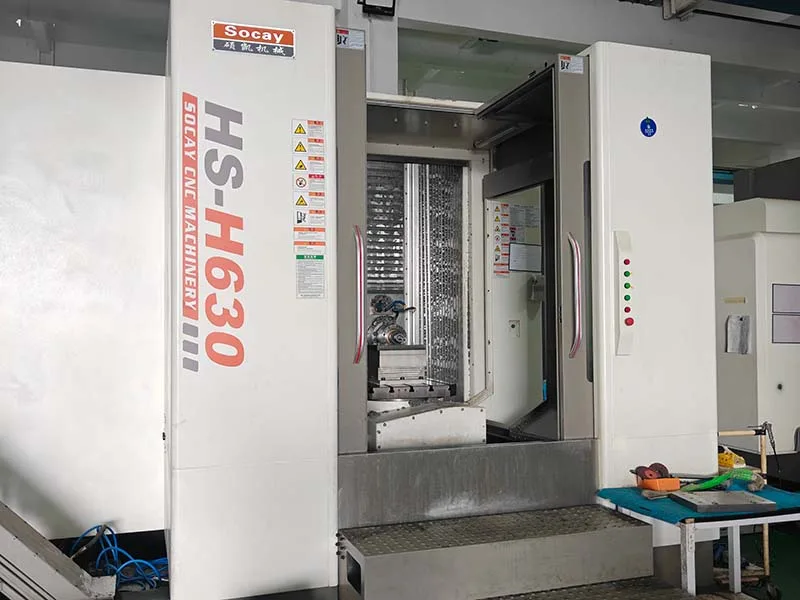 Horizontal machining center worktable